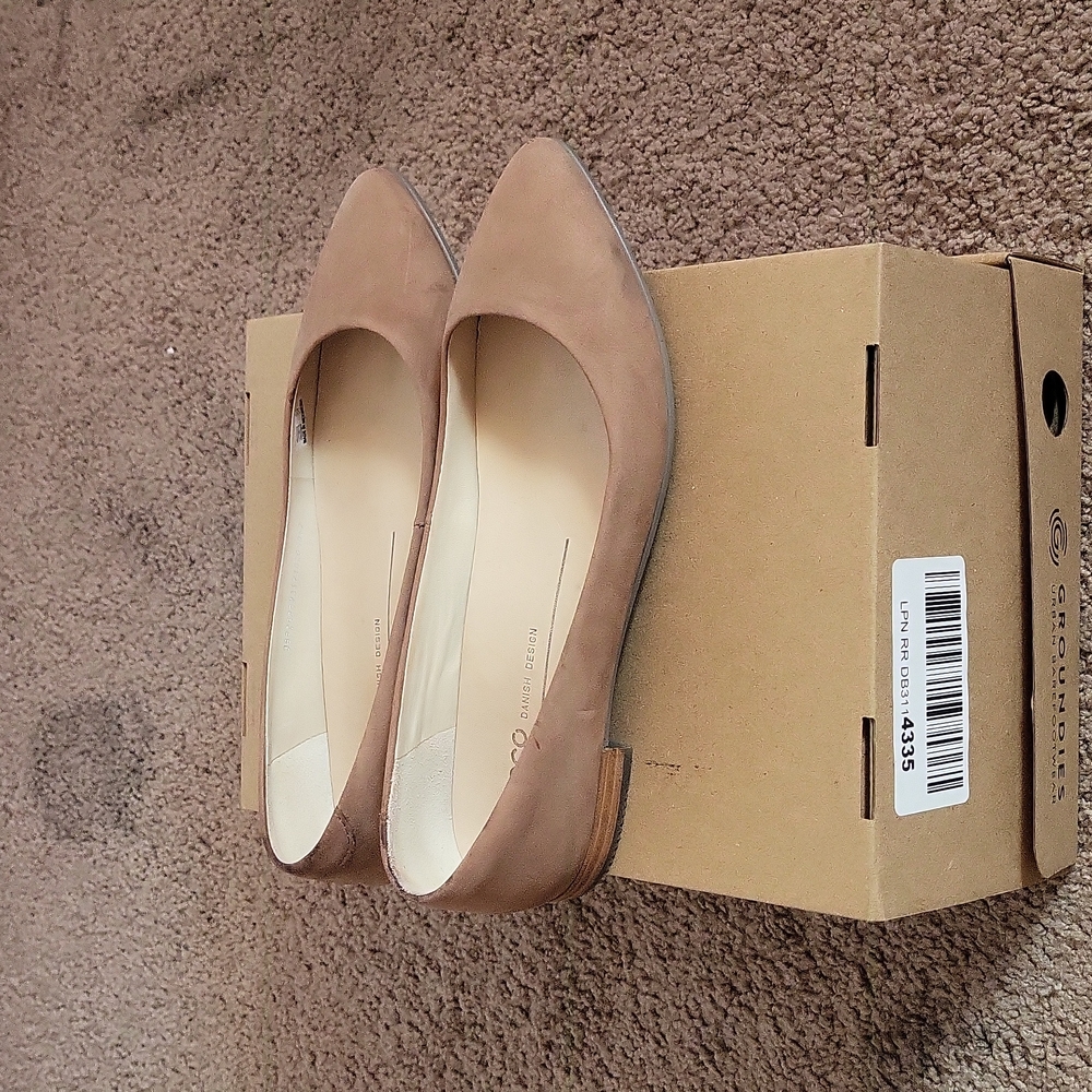 Ecco Pointy Flats Suede Leather